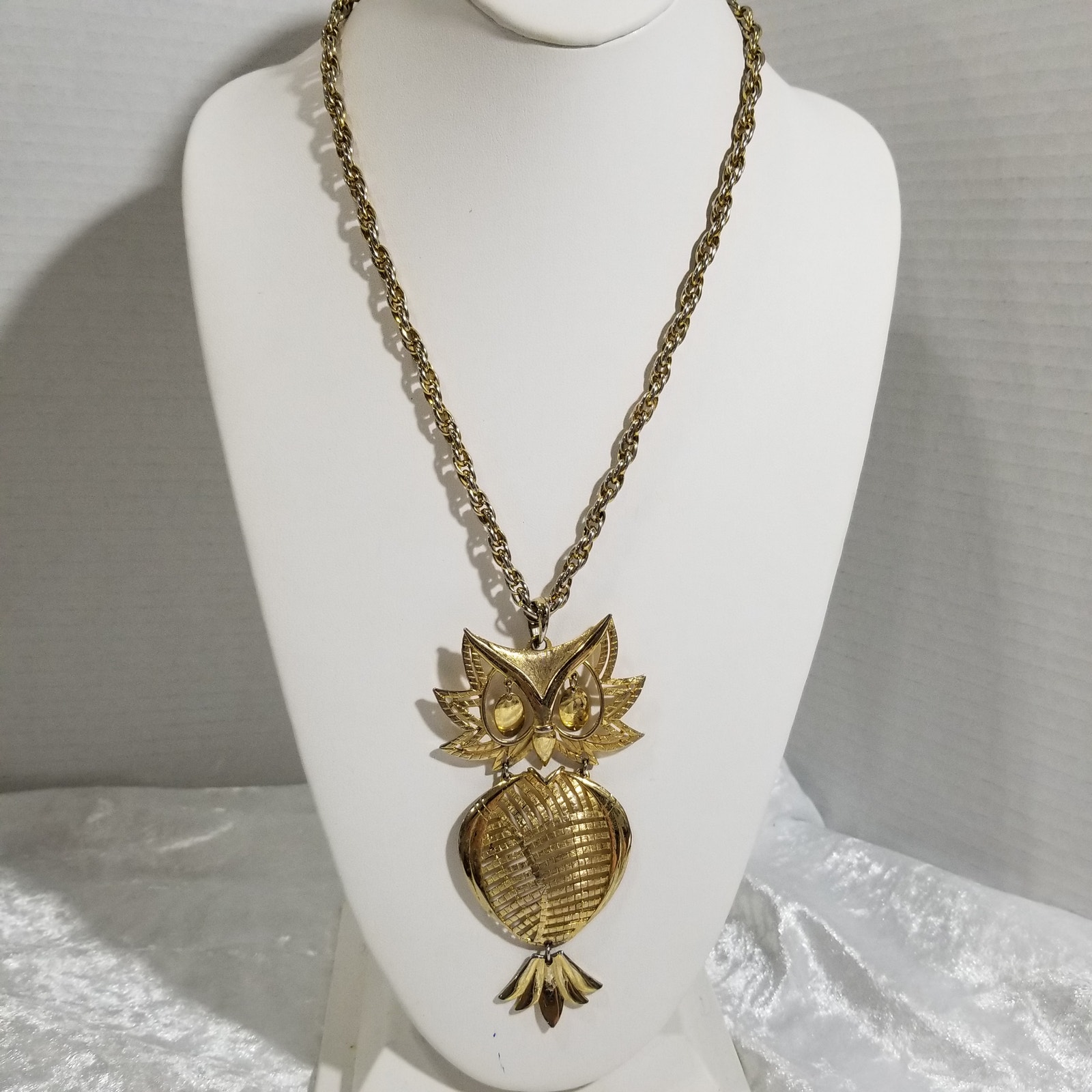 Vintage Alan1960's Signed Owl Necklace Gold Tone 1.1701